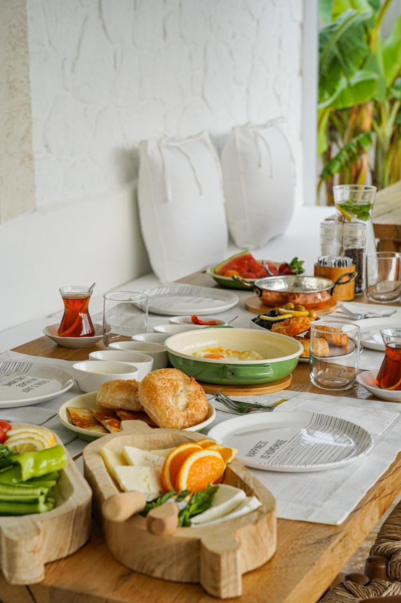 Anit Konak Alacatı Bagian luar foto